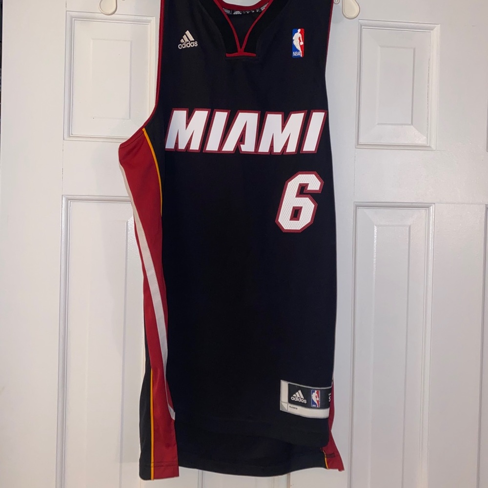 AUTHENTIC MIAMIHEAT LEBRONJAMES PROCUT GAME JERSEY